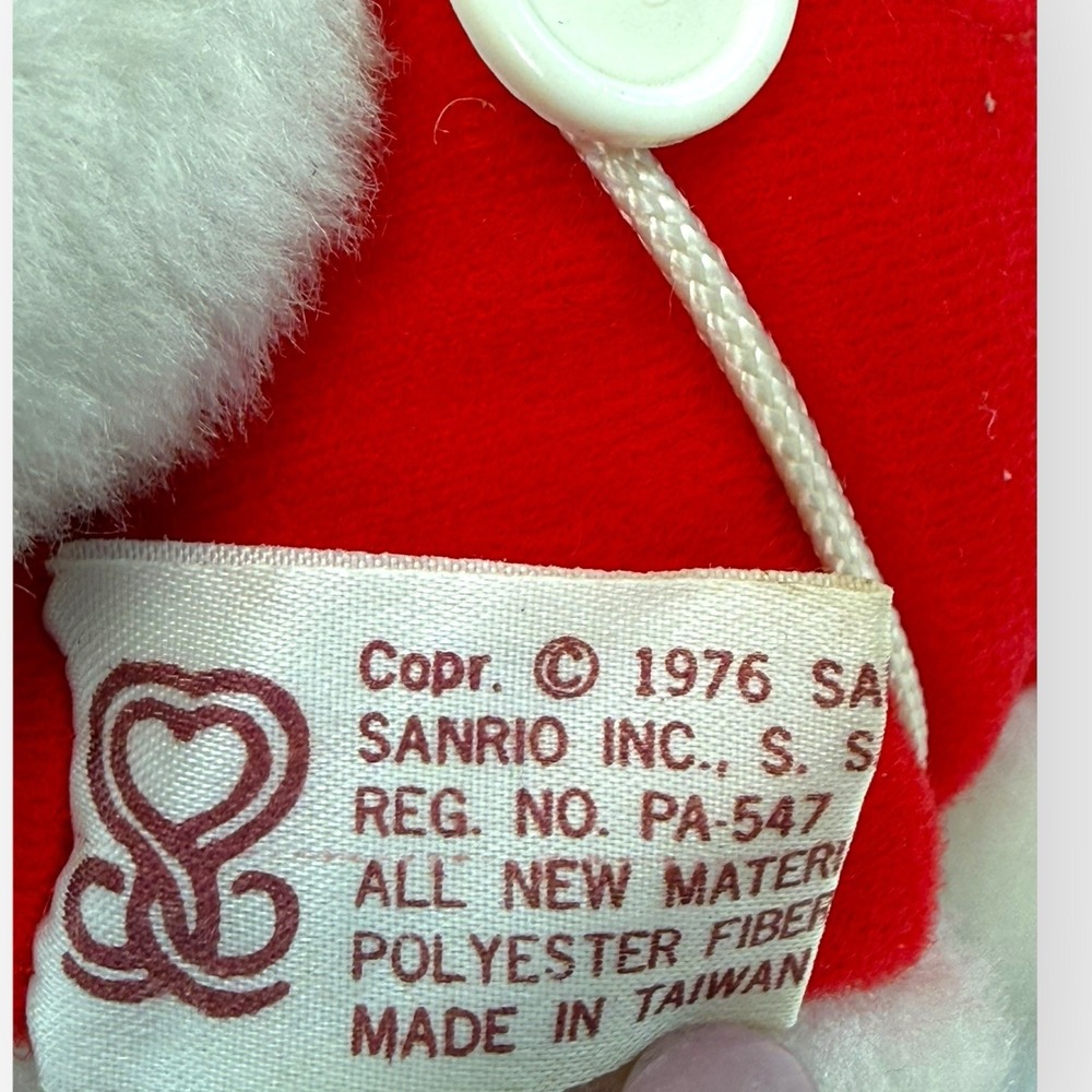 Vintage 1976 Sanrio Hello Kitty Plush 10" Red Overalls w/ Mini Kitty Backpack - Picture 15 of 16